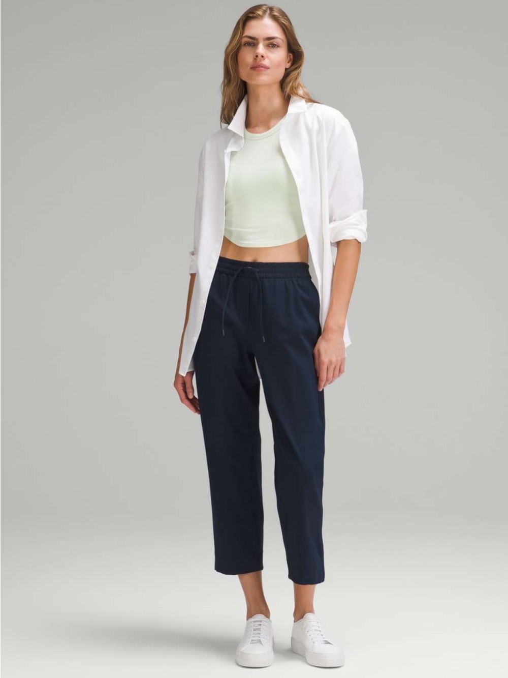Lululemon Tapered- leg  Mid Rise  Crop 25” Luxtreme Pant in True Navy size M